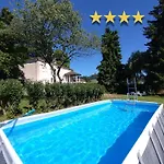 Skycircuitvilla - 4 Star With 8 Bedrooms, Pool And 3000m2 Grounds וילה סן ליזיה