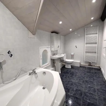 Skycircuitvilla - 4 Star With 8 Bedrooms, Pool And 3000m2 Grounds 빌라 *